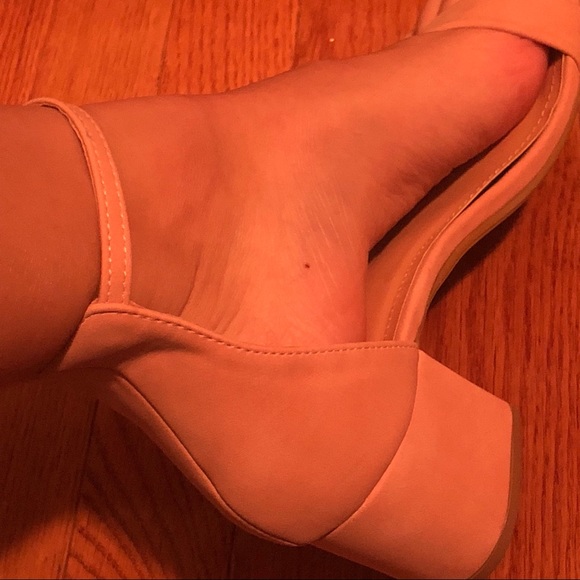 suede pink 2 inch heels💝 - Picture 3 of 3